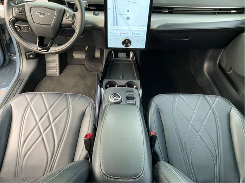 Used 2023 Ford Mustang Mach-E Select image 17