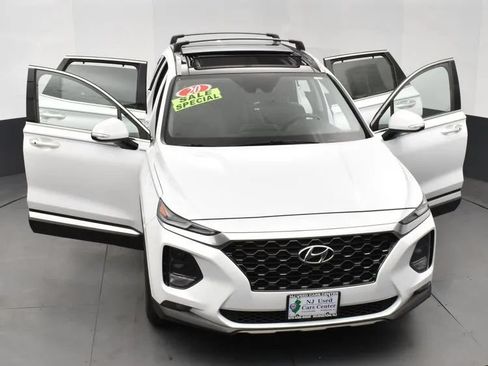 Used 2020 Hyundai Santa Fe SEL w/ Convenience + Premium Package FWD image 9