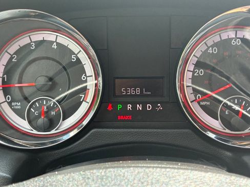 Used 2019 Dodge Grand Caravan SE FWD image 23