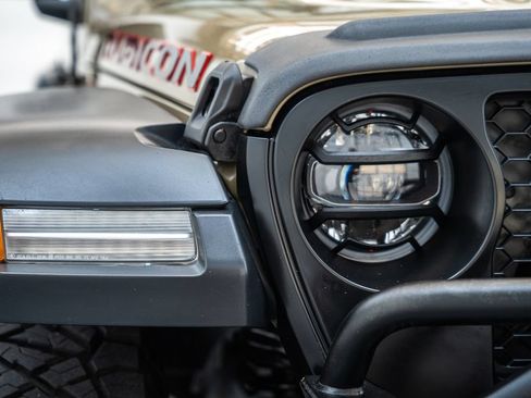Used 2020 Jeep Gladiator Rubicon AWD/4WD image 13