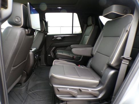 Used 2025 Chevrolet Tahoe Premier AWD/4WD image 18