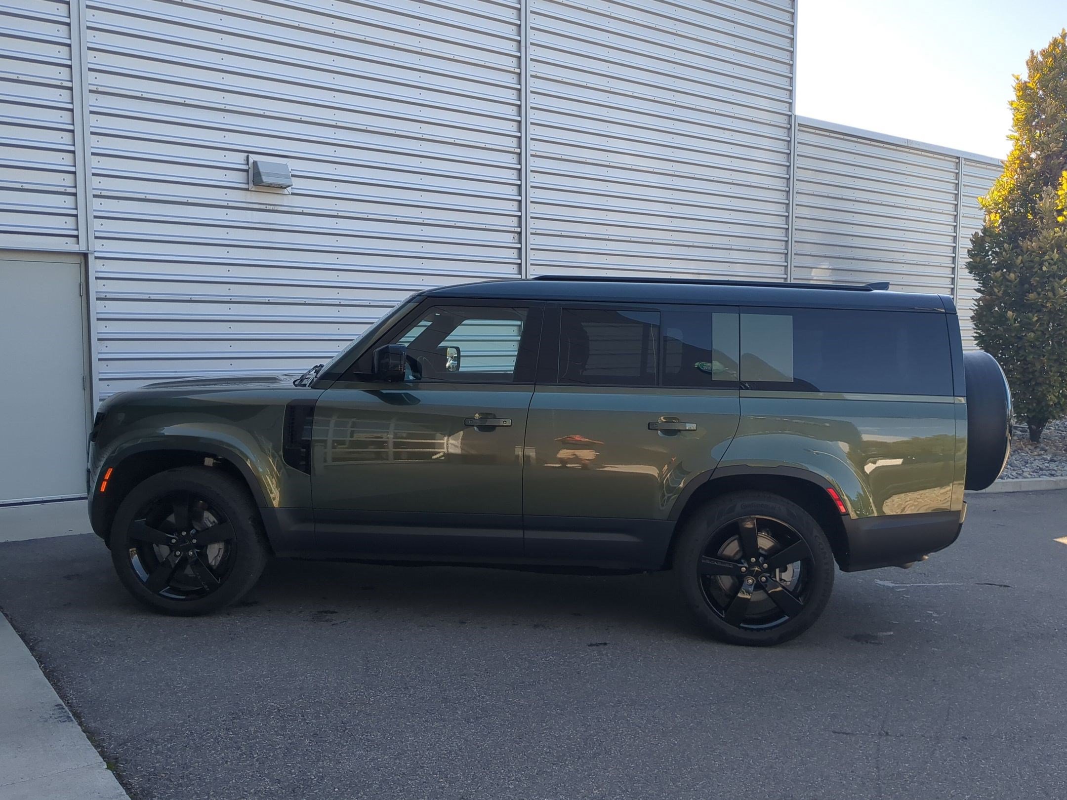 Used 2026 Land Rover Defender 130 S AWD/4WD image 11