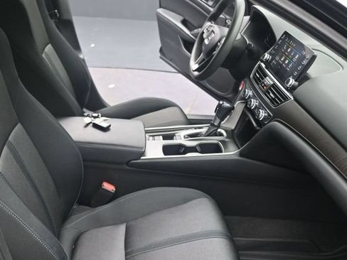 Used 2018 Honda Accord EX image 20