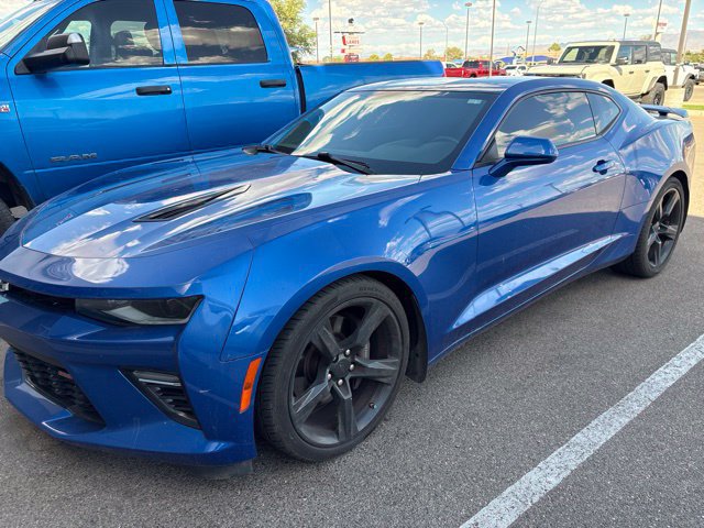 Used 2018 Chevrolet Camaro SS RWD image 4