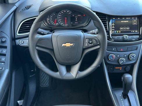 Used 2018 Chevrolet Trax LS AWD/4WD image 14