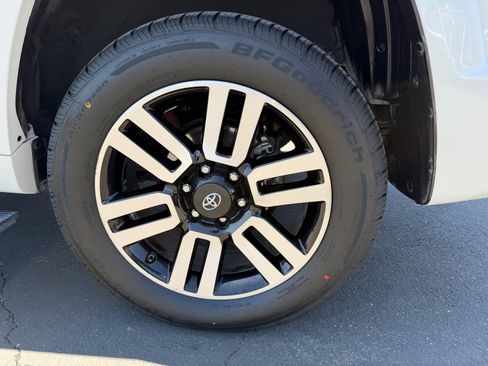 Used 2015 Toyota 4Runner Limited AWD/4WD image 29