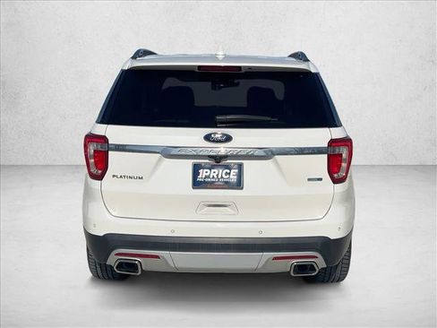 Used 2017 Ford Explorer Platinum image 7
