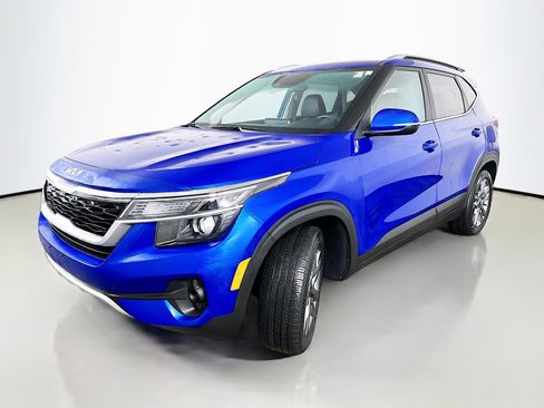 Certified 2023 Kia Seltos S image 3