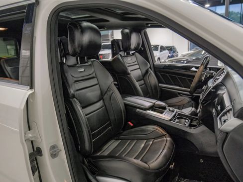 Used 2016 Mercedes-Benz GL 63 AMG 4MATIC image 40