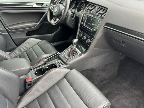 Used 2017 Volkswagen GTI SE FWD image 16
