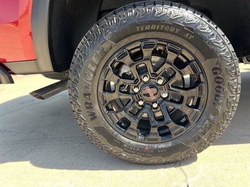 New 2026 GMC Canyon Elevation w/ Convenience Package image 9