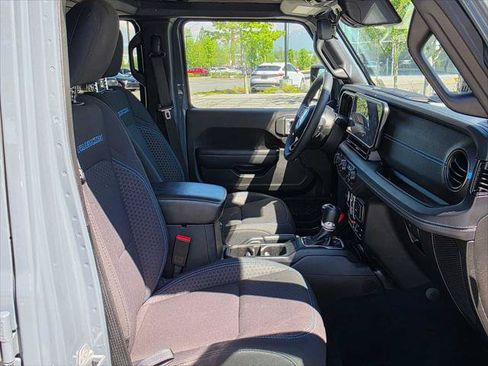 Used 2024 Jeep Wrangler Unlimited Rubicon 4xe AWD/4WD image 11