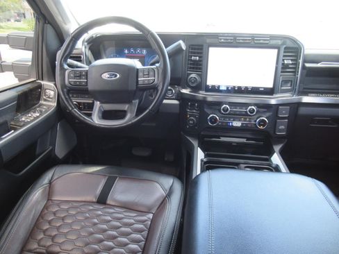 Used 2024 Ford F250 Lariat w/ Lariat Ultimate Package AWD/4WD image 13