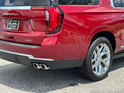 New 2025 GMC Yukon XL Denali w/ Denali Reserve Package image 16