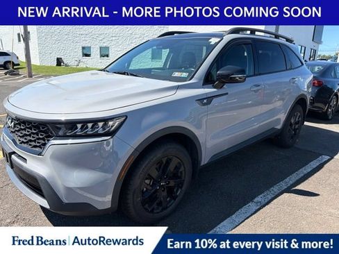 Used 2023 Kia Sorento S w/ Panoramic Sunroof Package AWD/4WD image 3