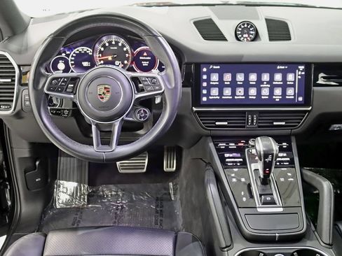 Used 2022 Porsche Cayenne S AWD/4WD image 14
