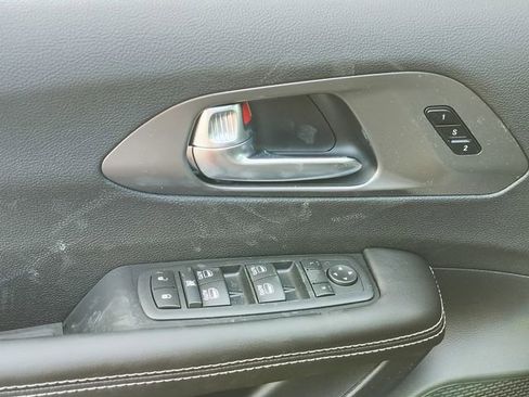 New 2026 Chrysler Pacifica Select w/ S Appearance Package FWD image 9