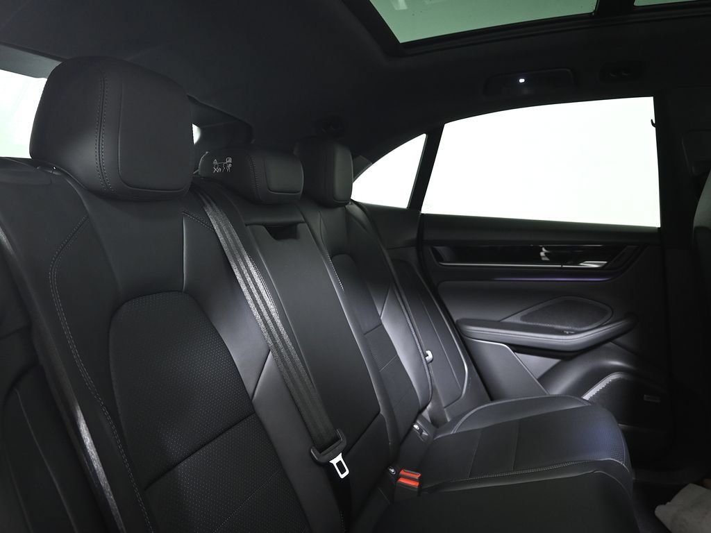 Used 2026 Porsche Macan 4 Electric AWD/4WD image 38