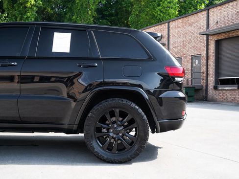 Used 2019 Jeep Grand Cherokee Altitude RWD image 5