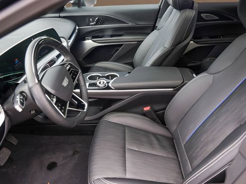 Certified 2025 Cadillac Lyriq Luxury w/ LPO, Floor Liner Package AWD/4WD image 8