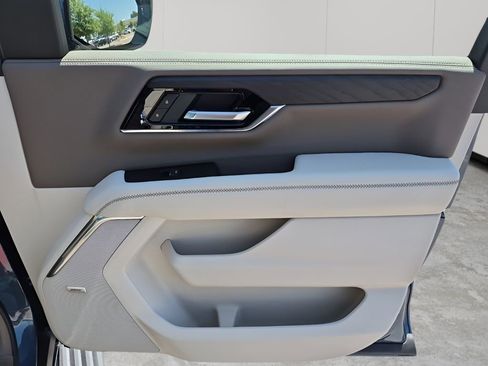 New 2026 GMC Yukon Denali image 13