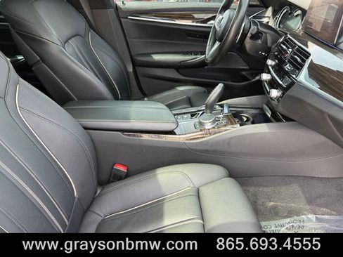 Used 2019 BMW M550i xDrive image 34
