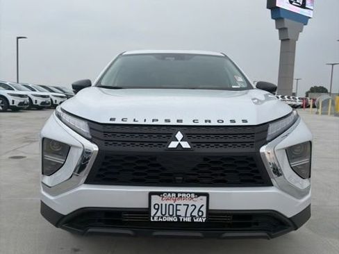 Used 2022 Mitsubishi Eclipse Cross LE image 2