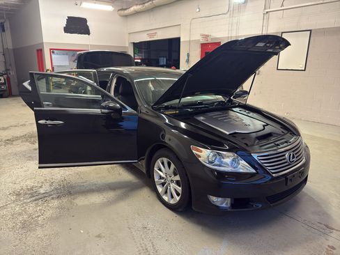 Used 2011 Lexus LS 460 AWD w/ Luxury Value Edition image 7