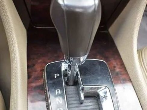 Used 2007 Cadillac SRX w/ Premium Seating Package image 32