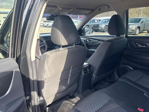 Used 2019 Nissan Rogue SV image 23