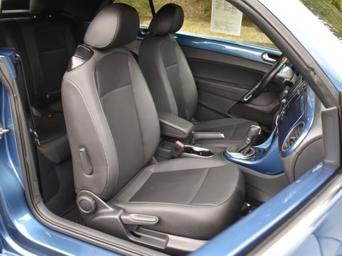 Used 2019 Volkswagen Beetle 2.0T S image 24