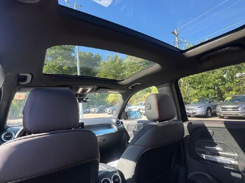 New 2025 Mercedes-Benz GLB 250 4MATIC image 18