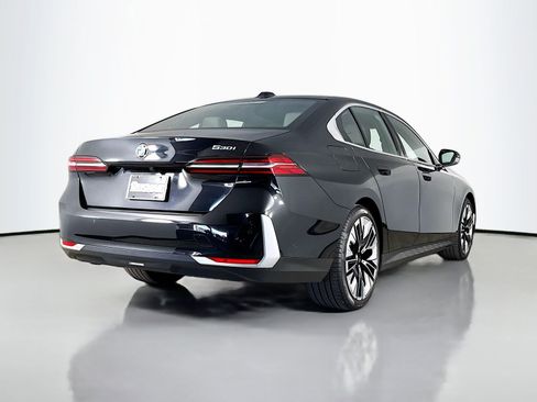 Used 2025 BMW 530i w/ Premium Package image 7