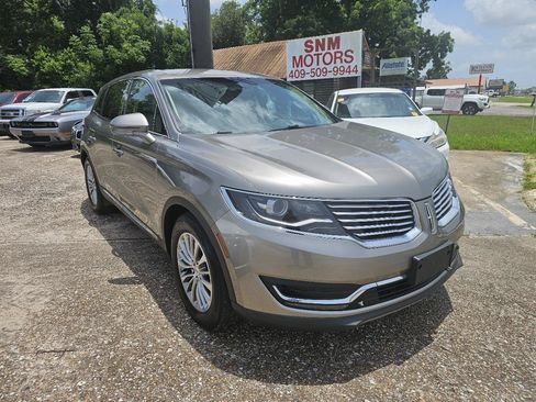 Used 2016 Lincoln MKX Select w/ Select Plus Package FWD image 2