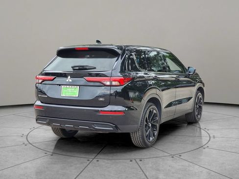 Used 2023 Mitsubishi Outlander SE Black Edition AWD/4WD image 12