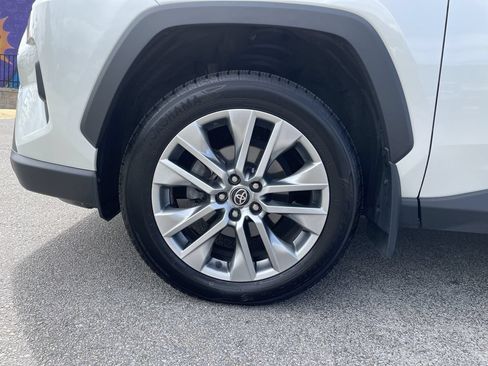 Certified 2022 Toyota RAV4 XLE Premium AWD/4WD image 9