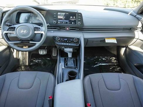 Certified 2025 Hyundai Elantra Sport w/ Cargo Package image 13
