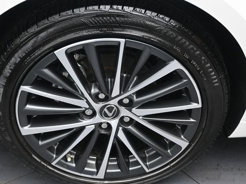 Used 2025 Lexus ES 350 w/ Premium Package image 35