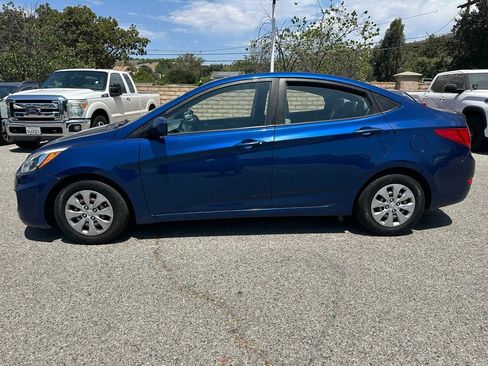 Used 2017 Hyundai Accent SE FWD image 2