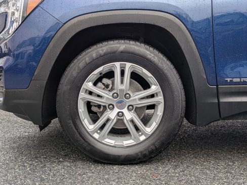 Used 2022 GMC Terrain SLE w/ Driver Convenience Package image 8