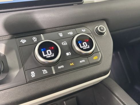 Certified 2022 Land Rover Defender 90 X-Dynamic S image 17