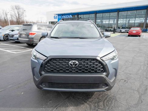 Used 2024 Toyota Corolla Cross LE image 2
