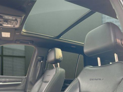Used 2022 GMC Yukon Denali image 31