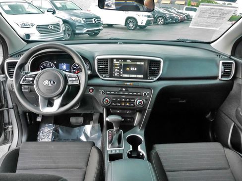 Used 2022 Kia Sportage LX w/ LX AWD Value Edition Package image 18