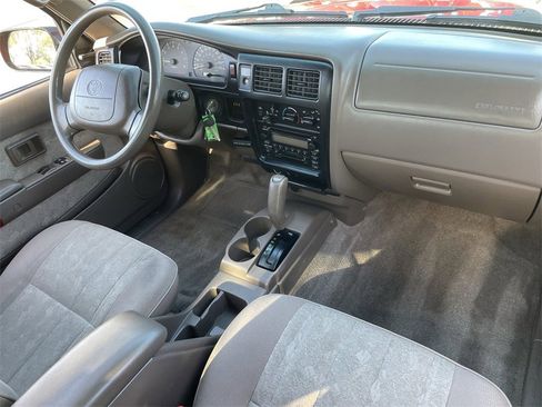Used 2000 Toyota Tacoma PreRunner image 16
