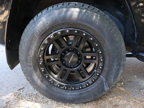 Used 2018 Toyota 4Runner SR5 AWD/4WD image 43