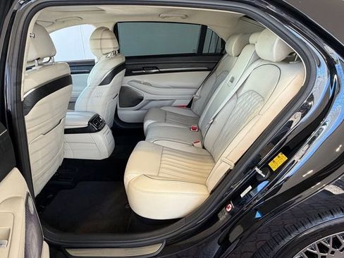 Used 2020 Genesis G90 3.3T Premium RWD image 15