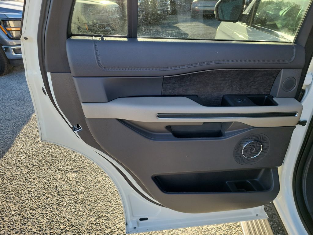 Used 2021 Ford Expedition Limited RWD image 21