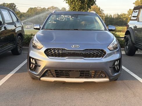Used 2020 Kia Niro EX FWD image 2