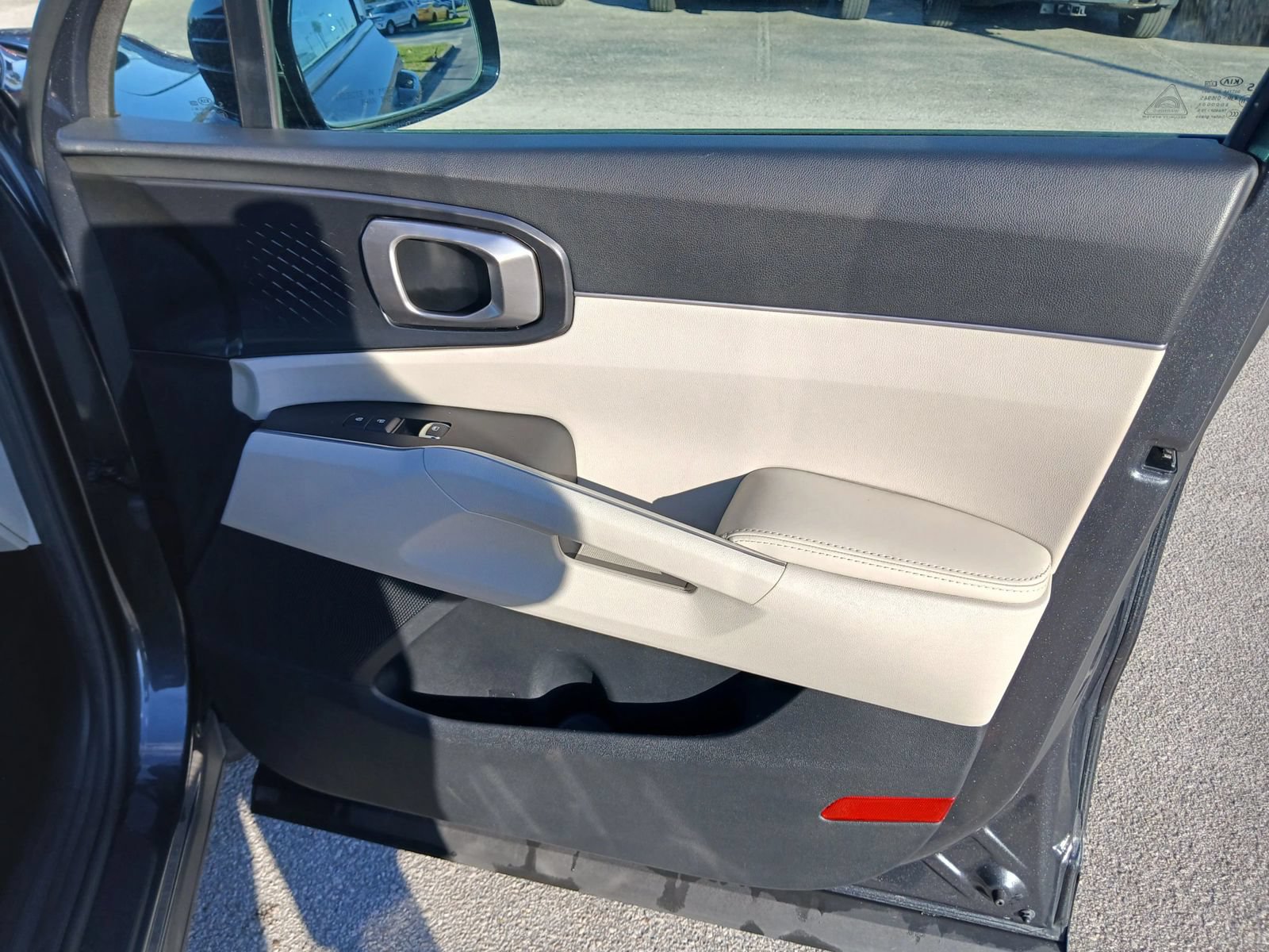 Used 2021 Kia Sorento S w/ Panoramic Sunroof Package FWD image 14